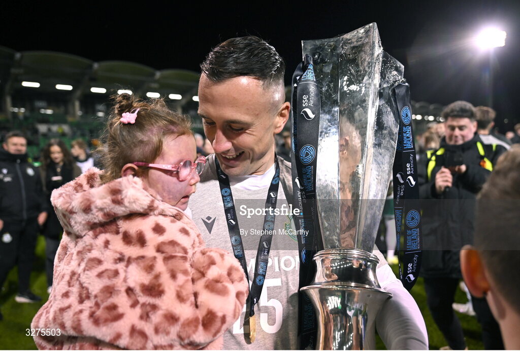 1 November 2025; Aaron McEneff of Shamrock Rovers celebrates with his daughter Pixie after the SSE Airtricity Men's Premier Division match between Shamrock Rovers and Sligo Rovers at Tallaght Stadium in Dublin. Photo by Stephen McCarthy/Sportsfile