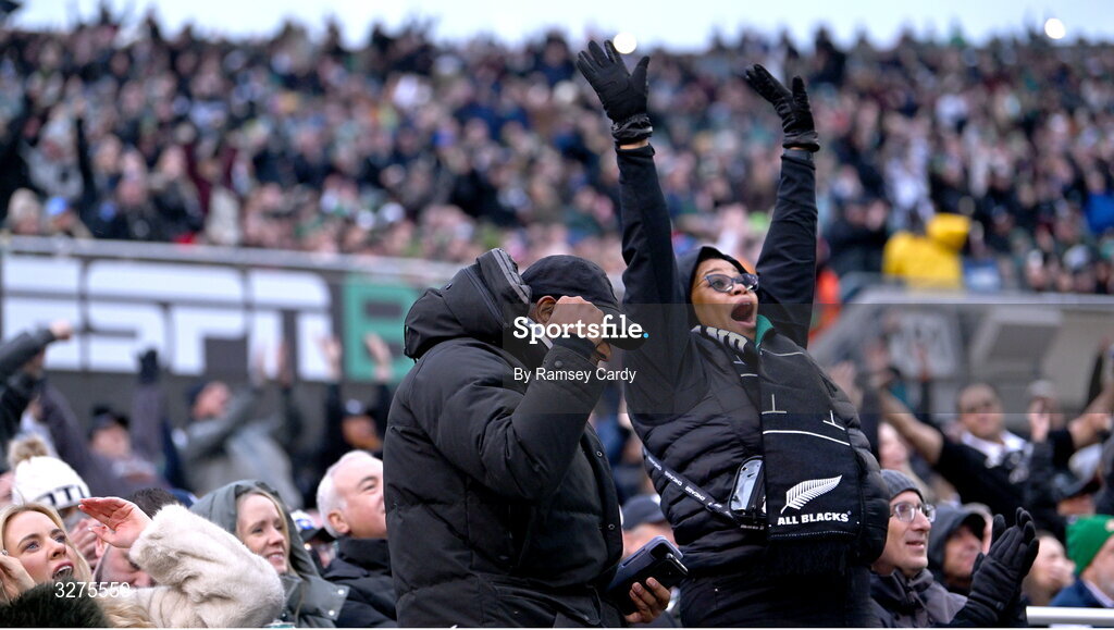 1 November 2025; New Zealand supporters celebrate after Tamaiti Williams scores their side's first try during the Gallagher Cup match between Ireland and New Zealand at Soldier Field in Chicago, USA. Photo by Ramsey Cardy/Sportsfile