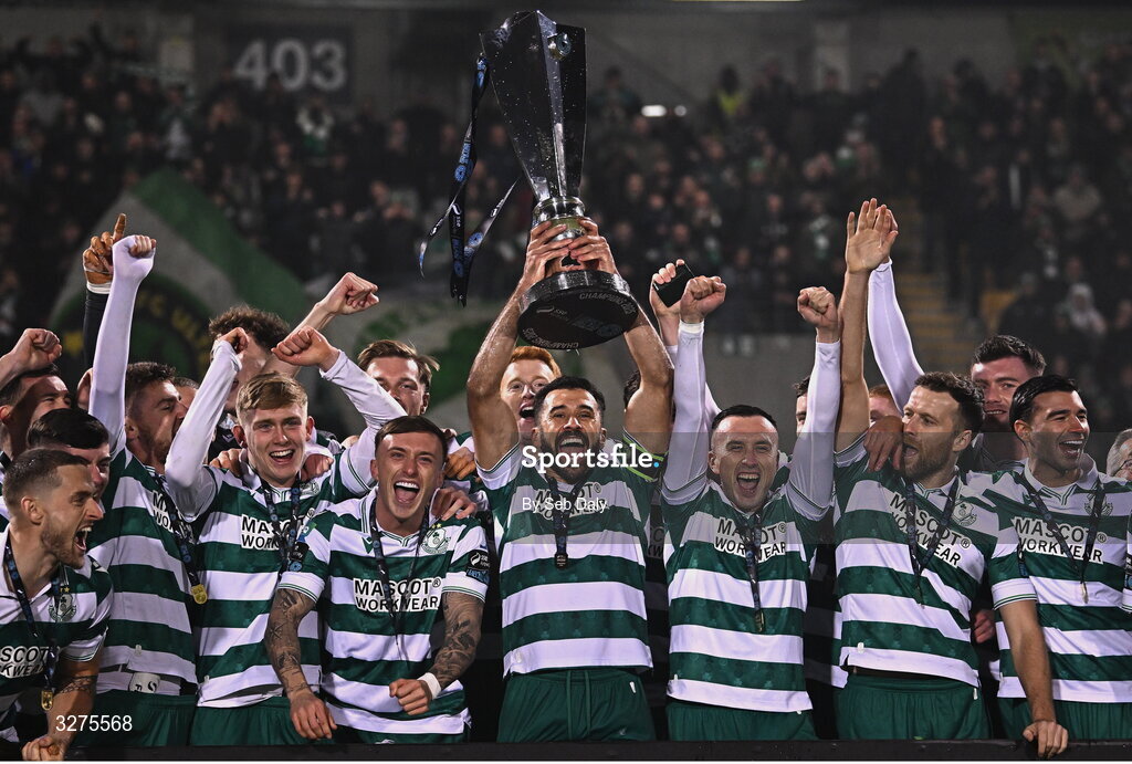 1 November 2025; Shamrock Rovers captain Roberto Lopes lift the SSE Airtricity Men's Premier Division trophy after the SSE Airtricity Men's Premier Division match between Shamrock Rovers and Sligo Rovers at Tallaght Stadium in Dublin. Photo by Seb Daly/Sportsfile