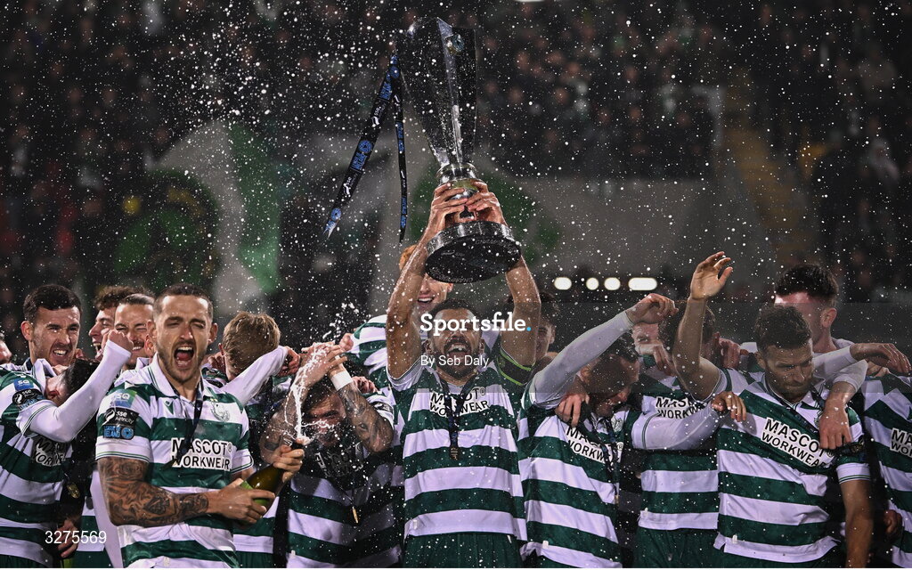 1 November 2025; Shamrock Rovers captain Roberto Lopes lift the SSE Airtricity Men's Premier Division trophy after the SSE Airtricity Men's Premier Division match between Shamrock Rovers and Sligo Rovers at Tallaght Stadium in Dublin. Photo by Seb Daly/Sportsfile