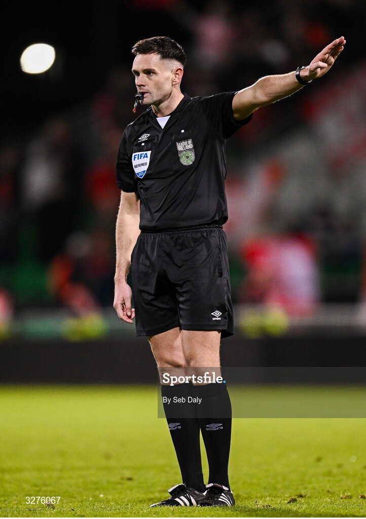 1 November 2025; Referee Rob Hennessy during the SSE Airtricity Men's Premier Division match between Shamrock Rovers and Sligo Rovers at Tallaght Stadium in Dublin. Photo by Seb Daly/Sportsfile