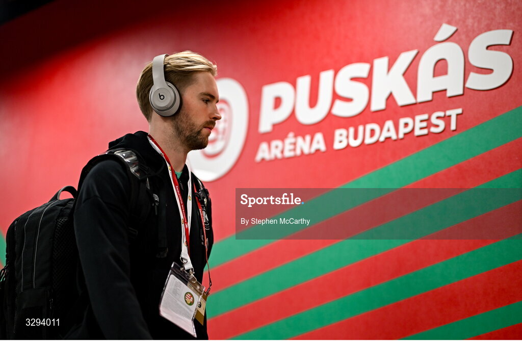 16 November 2025; Republic of Ireland goalkeeper Caoimhin Kelleher before the FIFA World Cup 2026 Group F Qualifier match between Hungary and Republic of Ireland at Puskás Aréna in Budapest, Hungary. Photo by Stephen McCarthy/Sportsfile