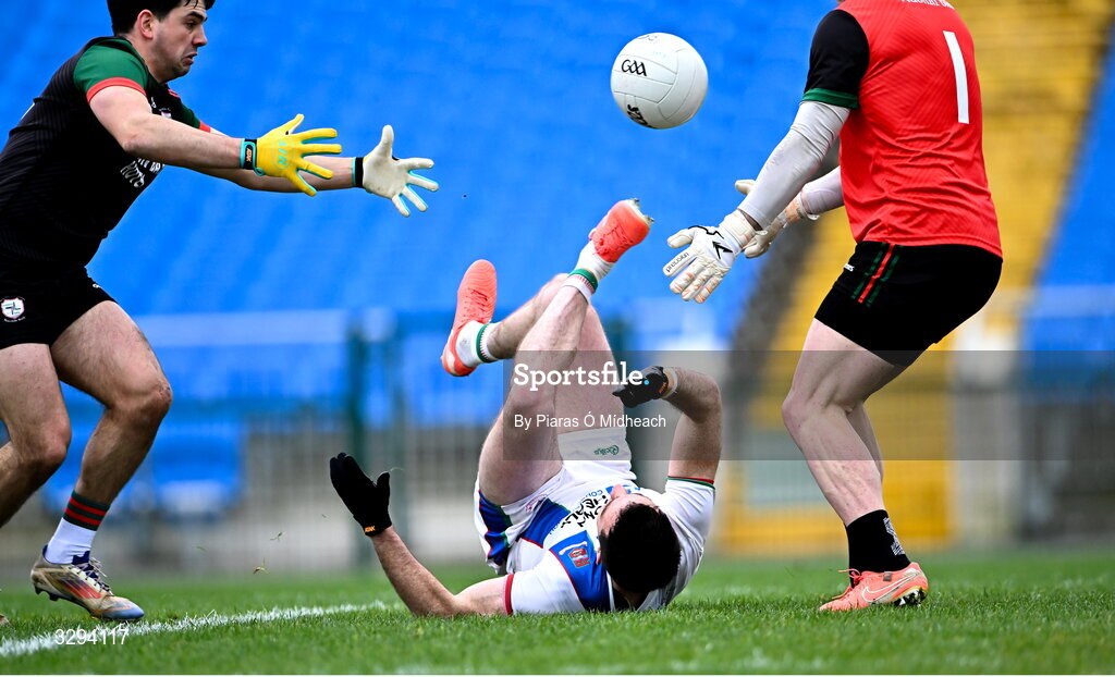 16 November 2025; Evan Regan of Ballina Stephenites scores his side's second goal, an overhead kick while falling, during the AIB Connacht GAA Football Senior Club Championship semi-final match between St Brigid's and Ballina Stephenites at King & Moffatt Dr Hyde Park in Roscommon. Photo by Piaras Ó Mídheach/Sportsfile