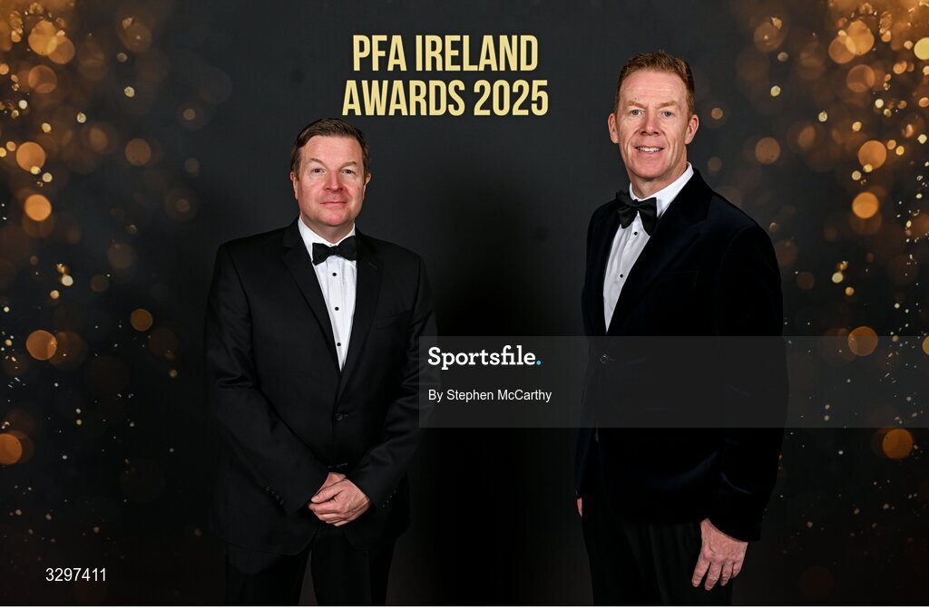 22 November 2025; MC Darragh Maloney, left, and PFA Ireland general secretary Stephen McGuinness during the PFA Ireland Awards 2025 at The College Green Hotel in Dublin. Photo by Stephen McCarthy/Sportsfile