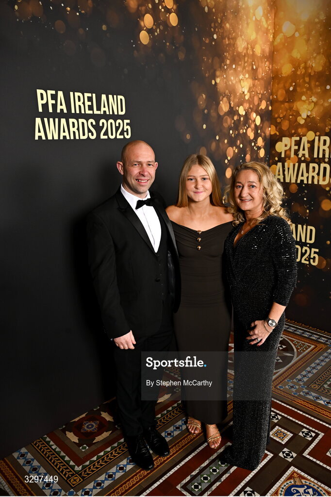 22 November 2025; Treaty United's Madison McGuane with parents Aidan and Marion during the PFA Ireland Awards 2025 at The College Green Hotel in Dublin. Photo by Stephen McCarthy/Sportsfile