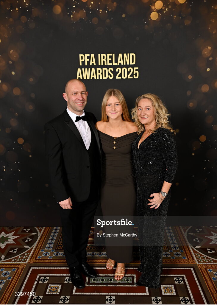 22 November 2025; Treaty United's Madison McGuane with parents Aidan and Marion during the PFA Ireland Awards 2025 at The College Green Hotel in Dublin. Photo by Stephen McCarthy/Sportsfile