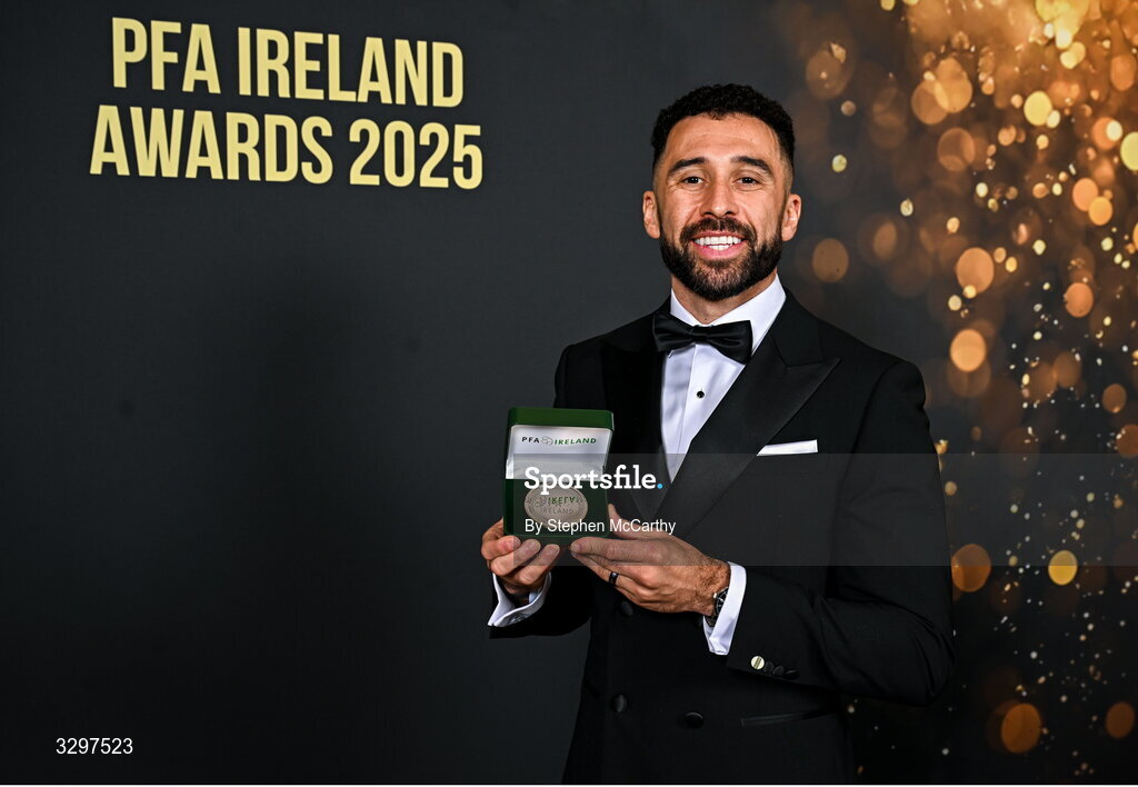 22 November 2025; Roberto Lopes of Shamrock Rovers with his PFA Ireland Men’s Premier Division Team of the Year 2025 medal during the PFA Ireland Awards 2025 at The College Green Hotel in Dublin. Photo by Stephen McCarthy/Sportsfile