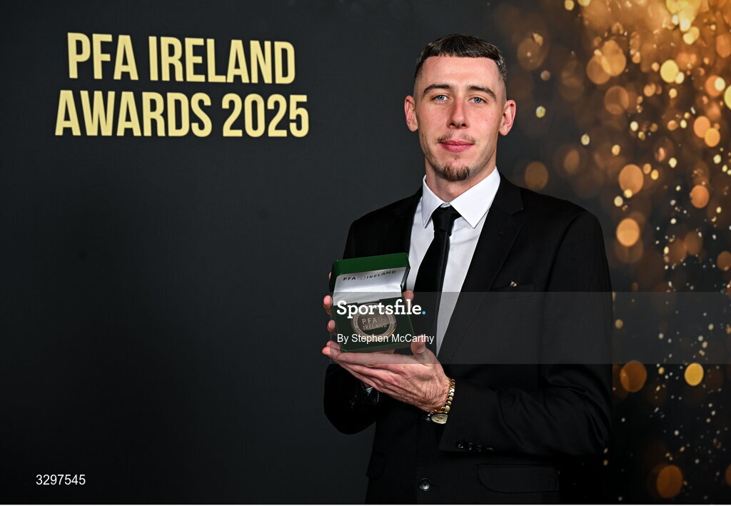 22 November 2025; Luke Dennison of Drogheda United with his PFA Ireland Men’s Premier Division Team of the Year 2025 medal during the PFA Ireland Awards 2025 at The College Green Hotel in Dublin. Photo by Stephen McCarthy/Sportsfile