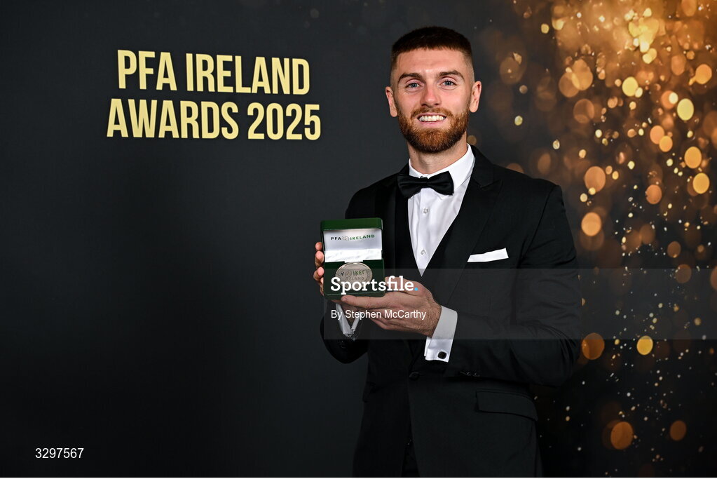 22 November 2025; Conor Keeley of Drogheda United with his PFA Ireland Men’s Premier Division Team of the Year 2025 medal during the PFA Ireland Awards 2025 at The College Green Hotel in Dublin. Photo by Stephen McCarthy/Sportsfile