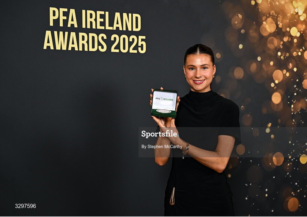 22 November 2025; Aoibheann Costello of Galway United with her PFA Ireland Women’s Premier Division Team of the Year 2025 medal during the PFA Ireland Awards 2025 at The College Green Hotel in Dublin. Photo by Stephen McCarthy/Sportsfile
