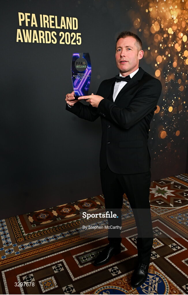 22 November 2025; Referee Robert Dowling with the PFA Ireland Women’s Premier Division Referee of the Year 2025 award during the PFA Ireland Awards 2025 at The College Green Hotel in Dublin. Photo by Stephen McCarthy/Sportsfile