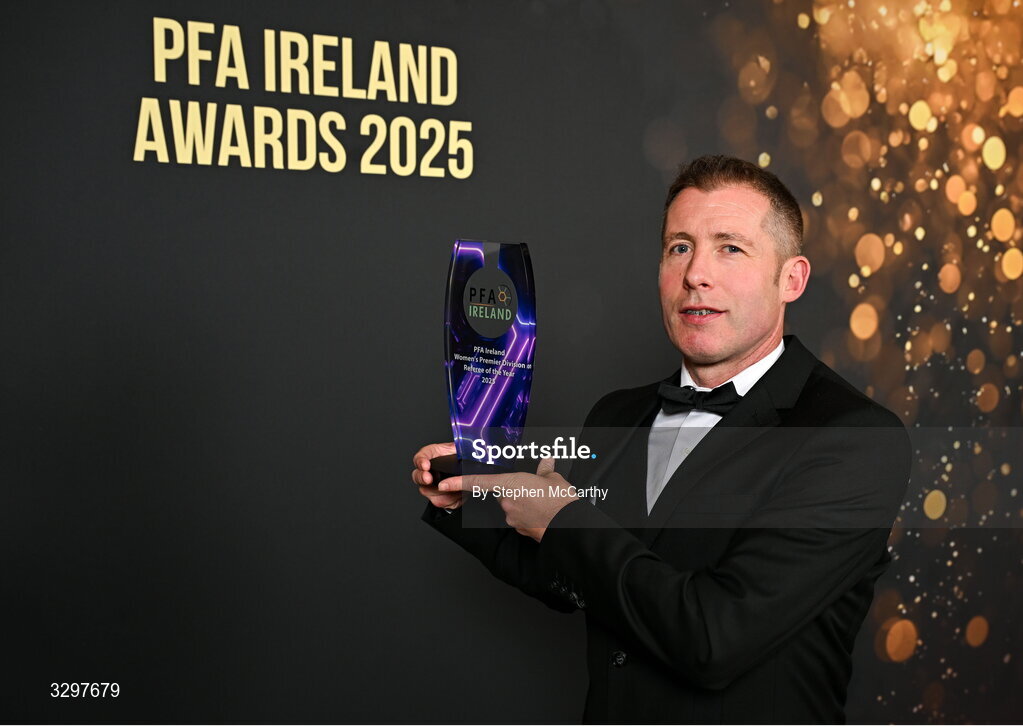 22 November 2025; Referee Robert Dowling with the PFA Ireland Women’s Premier Division Referee of the Year 2025 award during the PFA Ireland Awards 2025 at The College Green Hotel in Dublin. Photo by Stephen McCarthy/Sportsfile
