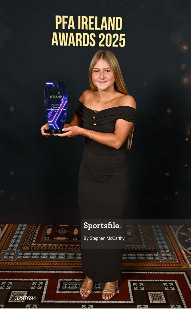 22 November 2025; Madison McGuane of Treaty United with her PFA Ireland Women’s Young Player of the Year 2025 award during the PFA Ireland Awards 2025 at The College Green Hotel in Dublin. Photo by Stephen McCarthy/Sportsfile