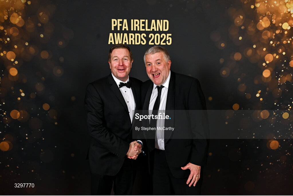 22 November 2025; MC Darragh Maloney, left, and FAI President Paul Cooke during the PFA Ireland Awards 2025 at The College Green Hotel in Dublin. Photo by Stephen McCarthy/Sportsfile
