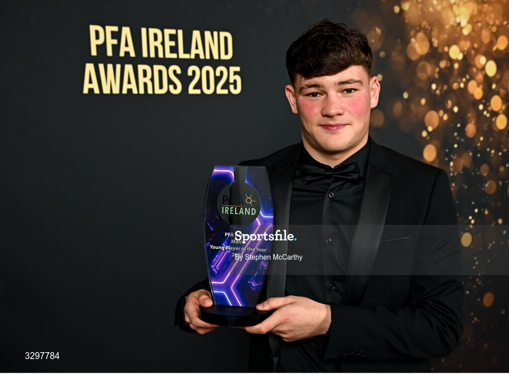22 November 2025; Owen Elding of Sligo Rovers with his PFA Ireland Men’s Young Player of the Year 2025 award during the PFA Ireland Awards 2025 at The College Green Hotel in Dublin. Photo by Stephen McCarthy/Sportsfile