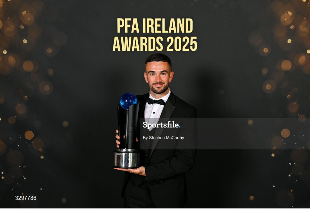 22 November 2025; Michael Duffy of Derry City with his PFA Ireland Men’s Player of the Year 2025 award during the PFA Ireland Awards 2025 at The College Green Hotel in Dublin. Photo by Stephen McCarthy/Sportsfile