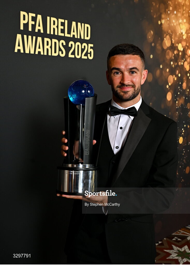 22 November 2025; Michael Duffy of Derry City with his PFA Ireland Men’s Player of the Year 2025 award during the PFA Ireland Awards 2025 at The College Green Hotel in Dublin. Photo by Stephen McCarthy/Sportsfile
