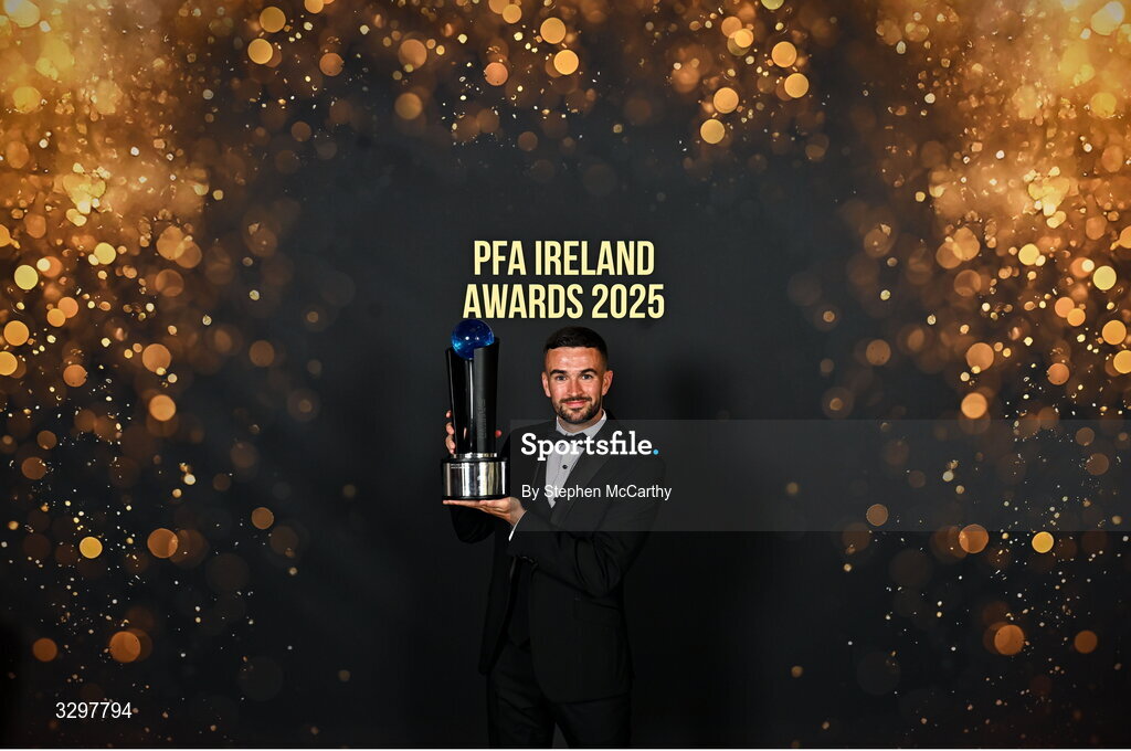 22 November 2025; Michael Duffy of Derry City with his PFA Ireland Men’s Player of the Year 2025 award during the PFA Ireland Awards 2025 at The College Green Hotel in Dublin. Photo by Stephen McCarthy/Sportsfile