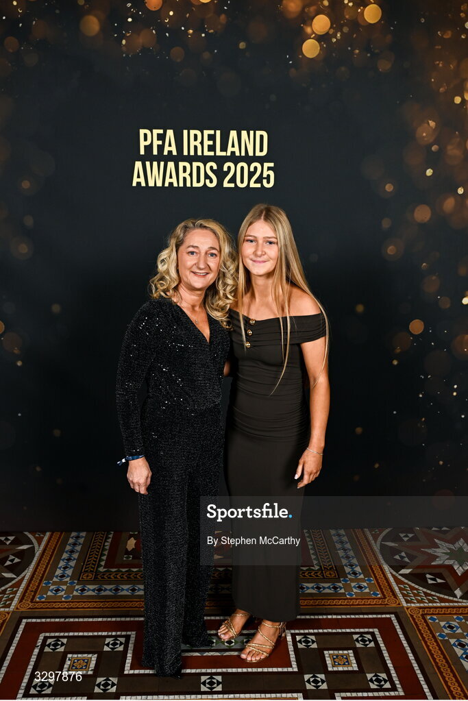 22 November 2025; Madison McGuane of Treaty United and her mother Marion during the PFA Ireland Awards 2025 at The College Green Hotel in Dublin. Photo by Stephen McCarthy/Sportsfile