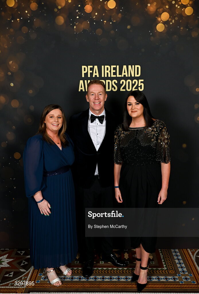 22 November 2025; Drogheda United's Niamh Leonard, left, and Joanna Byrne with PFA Ireland general secretary Stephen McGuinness during the PFA Ireland Awards 2025 at The College Green Hotel in Dublin. Photo by Stephen McCarthy/Sportsfile