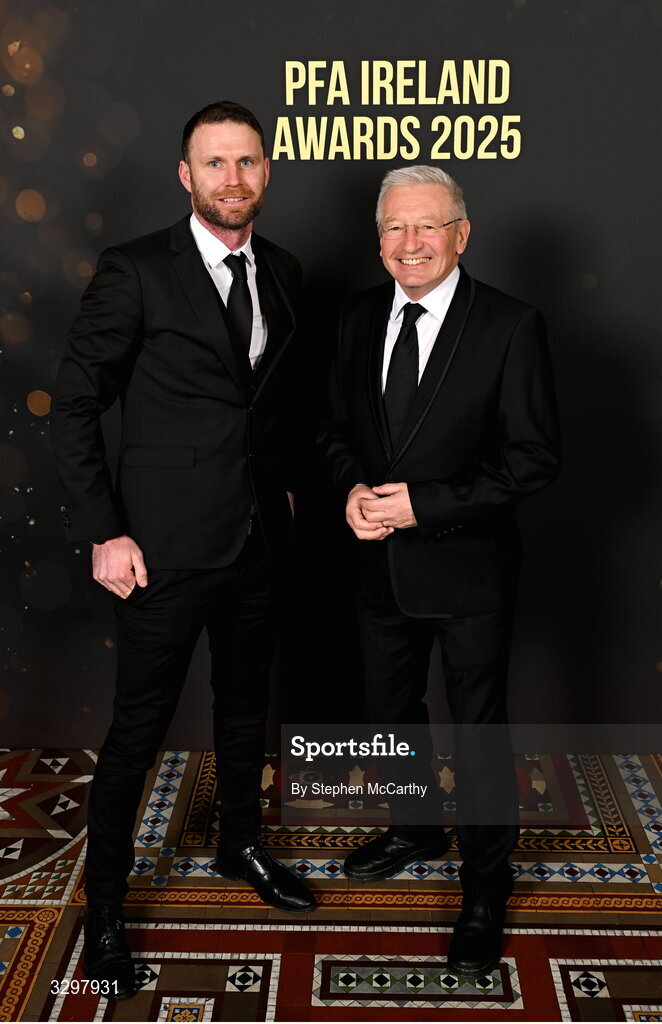 22 November 2025; Dundalk manager Ciaran Kilduff, left, and RTÉ's Tony O'Donoghue during the PFA Ireland Awards 2025 at The College Green Hotel in Dublin. Photo by Stephen McCarthy/Sportsfile