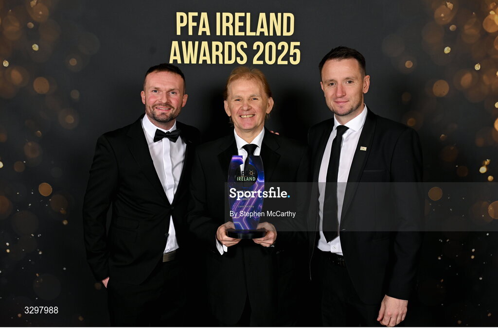 22 November 2025; PFA Ireland Merit Award 2025 recipient Liam Buckley with Conan Byrne, left, and Brendan Clarke, right, during the PFA Ireland Awards 2025 at The College Green Hotel in Dublin. Photo by Stephen McCarthy/Sportsfile