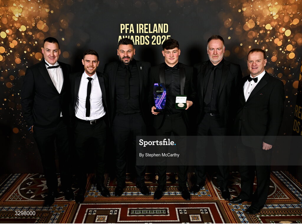 22 November 2025; Sligo Rovers guests, from left, Mark Cummins, manager John Russell, Anthony Elding, PFA Ireland Men’s Young Player of the Year 2025 Owen Elding, assistant manager Ryan Casey and Brendan Lacken during the PFA Ireland Awards 2025 at The College Green Hotel in Dublin. Photo by Stephen McCarthy/Sportsfile