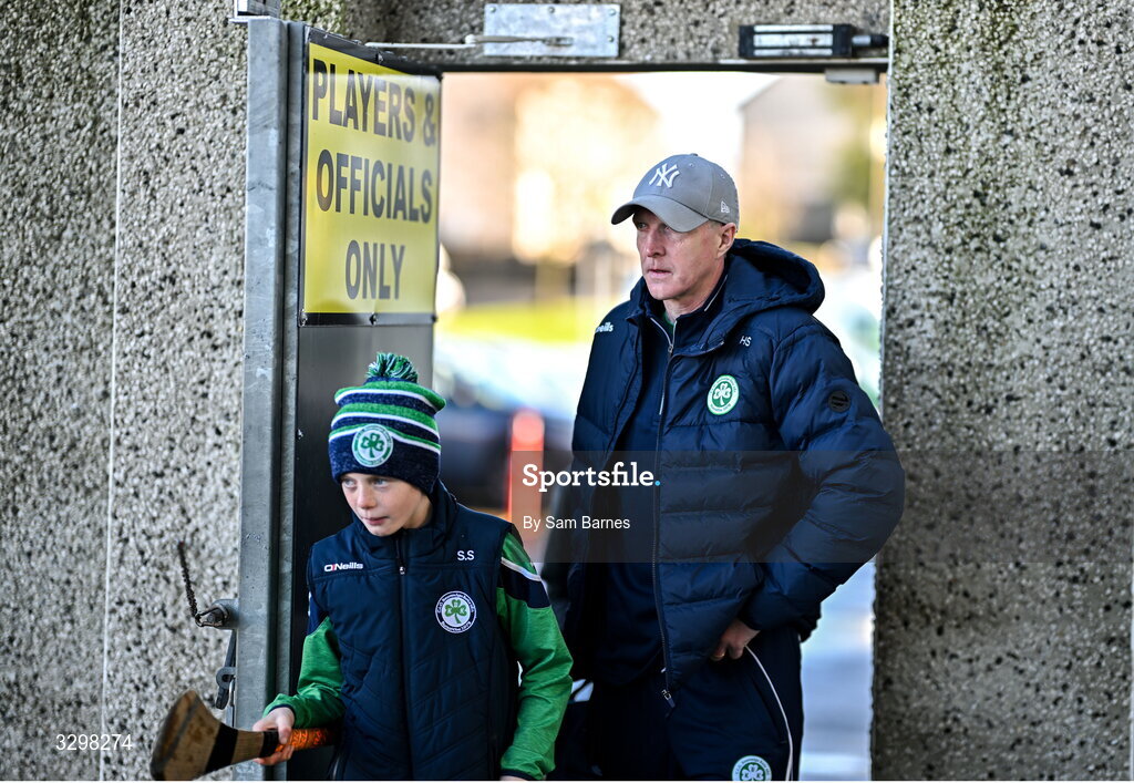 23 November 2025; Shamrocks Ballyhale manager Henry Shefflin, right, and his son Freddie arrive before the AIB Leinster GAA Hurling Senior Club Championship semi-final match between Shamrocks Ballyhale and Clough Ballacolla at UPMC Nowlan Park in Kilkenny. Photo by Sam Barnes/Sportsfile