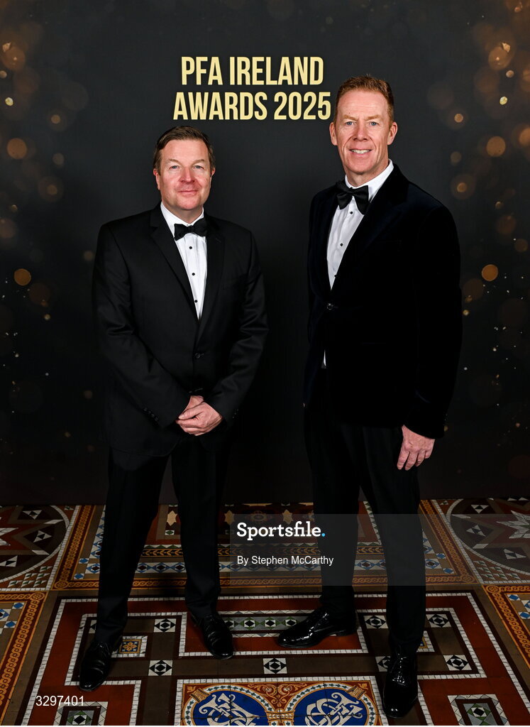 22 November 2025; MC Darragh Maloney, left, and PFA Ireland general secretary Stephen McGuinness during the PFA Ireland Awards 2025 at The College Green Hotel in Dublin. Photo by Stephen McCarthy/Sportsfile