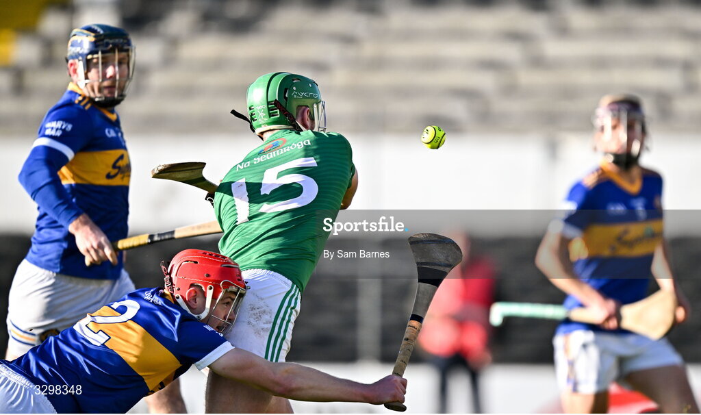 23 November 2025; Niall Shortall of Shamrocks Ballyhale scores his side's first goal despite the efforts of Joseph Pearson of Clough Ballacolla during the AIB Leinster GAA Hurling Senior Club Championship semi-final match between Shamrocks Ballyhale and Clough Ballacolla at UPMC Nowlan Park in Kilkenny. Photo by Sam Barnes/Sportsfile