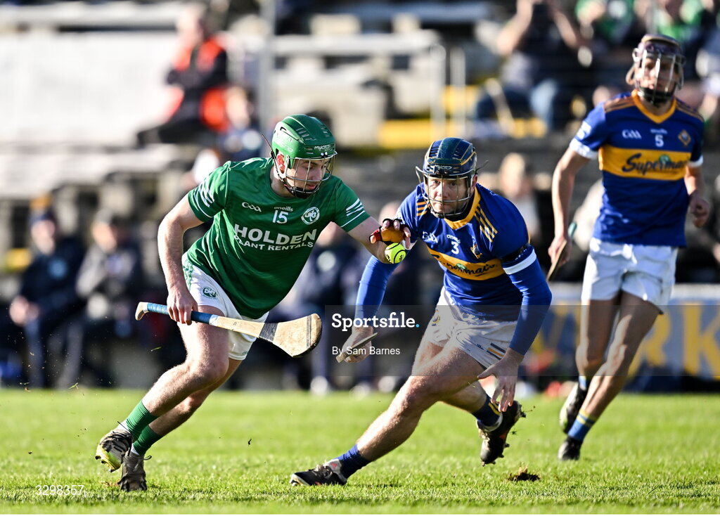 23 November 2025; Niall Shortall of Shamrocks Ballyhale in action against Darren Maher of Clough Ballacolla during the AIB Leinster GAA Hurling Senior Club Championship semi-final match between Shamrocks Ballyhale and Clough Ballacolla at UPMC Nowlan Park in Kilkenny. Photo by Sam Barnes/Sportsfile