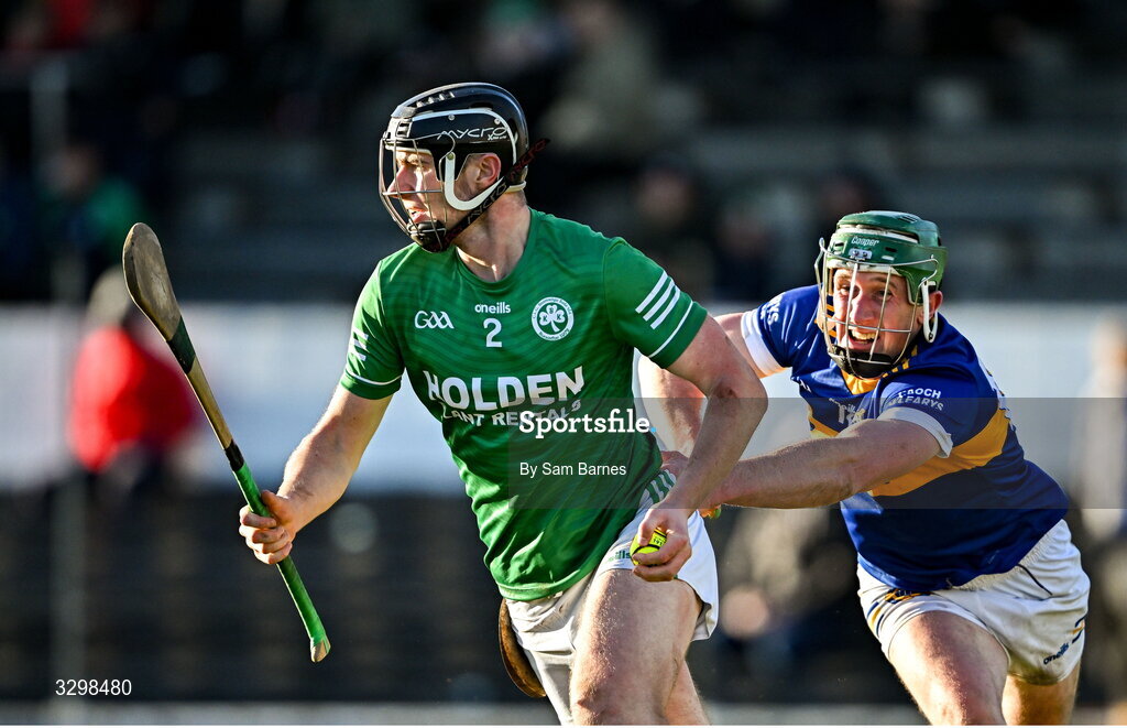 23 November 2025; Killian Corcoran of Shamrocks Ballyhale in action against Willie Dunphy of Clough Ballacolla during the AIB Leinster GAA Hurling Senior Club Championship semi-final match between Shamrocks Ballyhale and Clough Ballacolla at UPMC Nowlan Park in Kilkenny. Photo by Sam Barnes/Sportsfile
