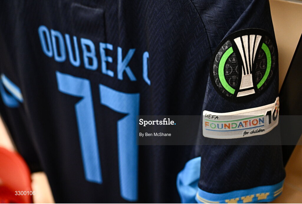 27 November 2025; The jersey of Mipo Odubeko hangs in the Shelbourne dressing room before the UEFA Conference League 2025/26 league phase match between AZ Alkmaar and Shelbourne at AFAS Stadion in Alkmaar, Netherlands. Photo by Ben McShane/Sportsfile