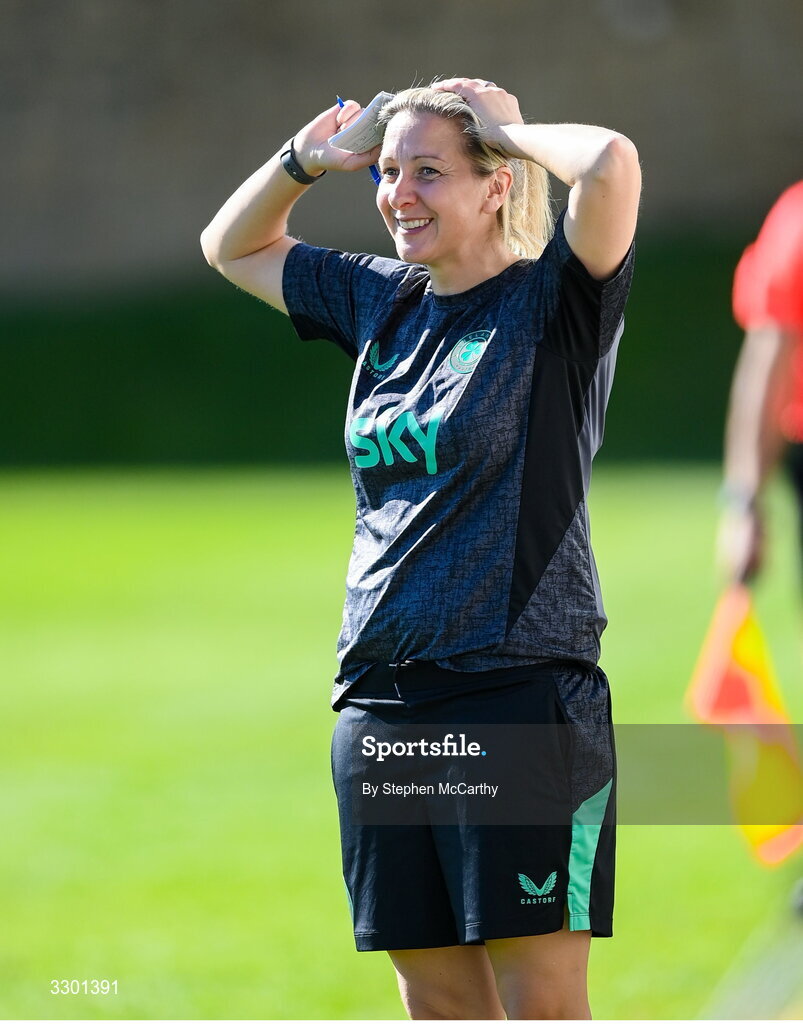 29 November 2025; Republic of Ireland head coach Carla Ward during the women's international friendly match between Republic of Ireland and Hungary at Marbella Football Centre in Marbella, Spain. Photo by Stephen McCarthy/Sportsfile