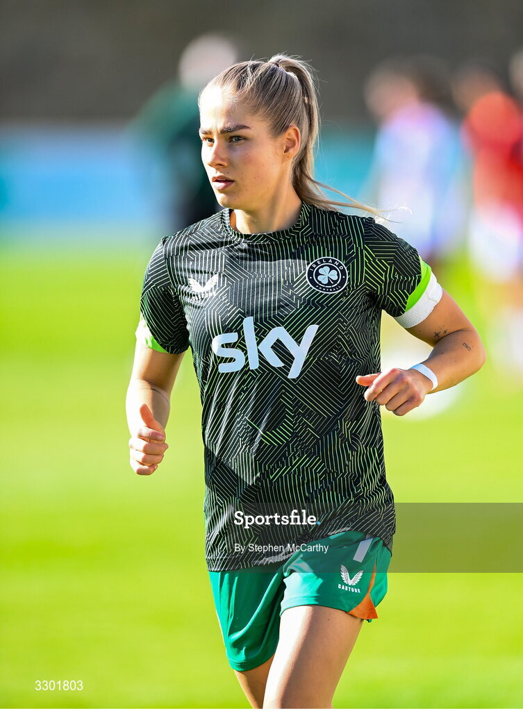 29 November 2025; Tara O'Hanlon of Republic of Ireland warms up before the women's international friendly match between Republic of Ireland and Hungary at Marbella Football Centre in Marbella, Spain. Photo by Stephen McCarthy/Sportsfile