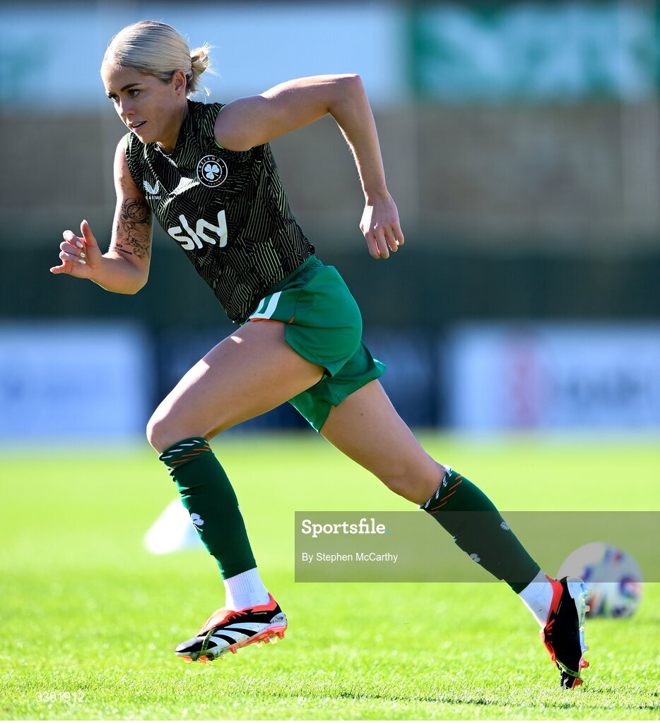 29 November 2025; Denise O’Sullivan of Republic of Ireland warms up before the women's international friendly match between Republic of Ireland and Hungary at Marbella Football Centre in Marbella, Spain. Photo by Stephen McCarthy/Sportsfile