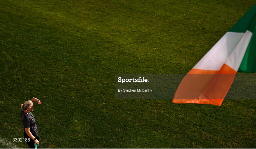 29 November 2025; Republic of Ireland head coach Carla Ward during the women's international friendly match between Republic of Ireland and Hungary at Marbella Football Centre in Marbella, Spain. Photo by Stephen McCarthy/Sportsfile
