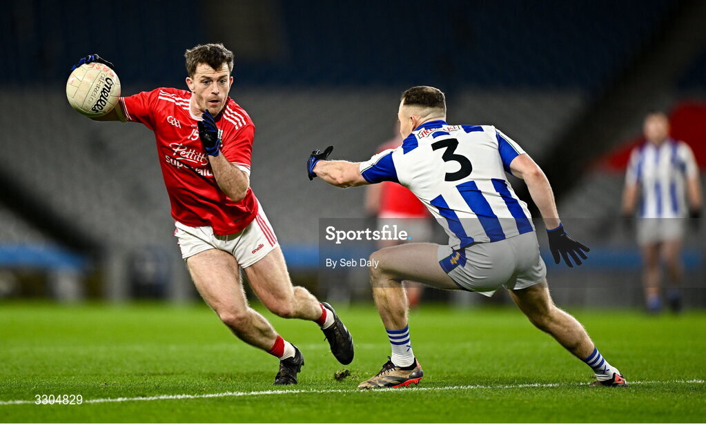 6 December 2025; Niall Kelly of Athy in action against Cathal Flaherty of Ballyboden St Enda’s during the AIB Leinster GAA Football Senior Club Championship final match between Athy of Kildare and Ballyboden St Enda's of Dublin at Croke Park in Dublin. Photo by Seb Daly/Sportsfile