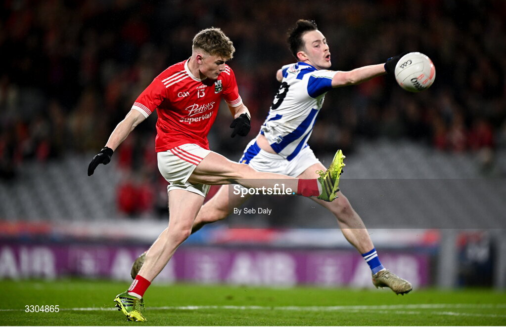 6 December 2025; Ronan Kelly of Athy in action against Ryan Baynes of Ballyboden St Enda’s during the AIB Leinster GAA Football Senior Club Championship final match between Athy of Kildare and Ballyboden St Enda's of Dublin at Croke Park in Dublin. Photo by Seb Daly/Sportsfile