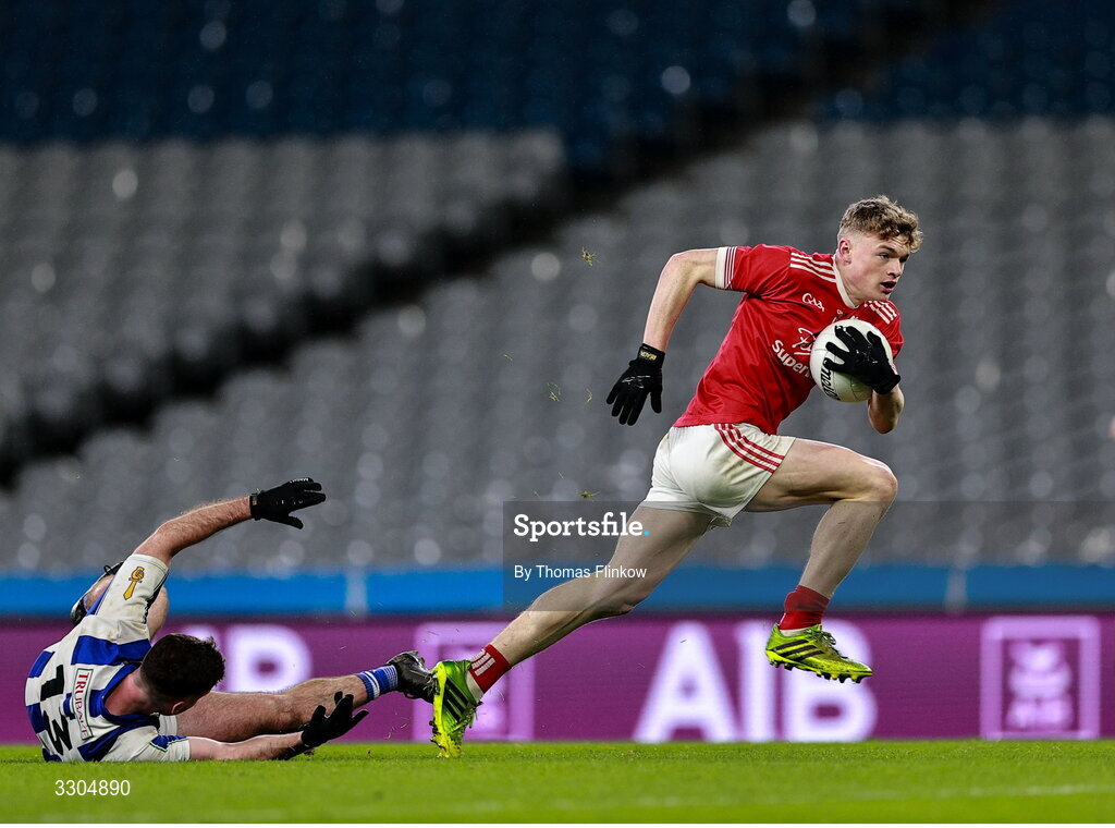 6 December 2025; Ronan Kelly of Athy in action against Ross McGarry of Ballyboden St Enda’s during the AIB Leinster GAA Football Senior Club Championship final match between Athy of Kildare and Ballyboden St Enda's of Dublin at Croke Park in Dublin. Photo by Thomas Flinkow/Sportsfile