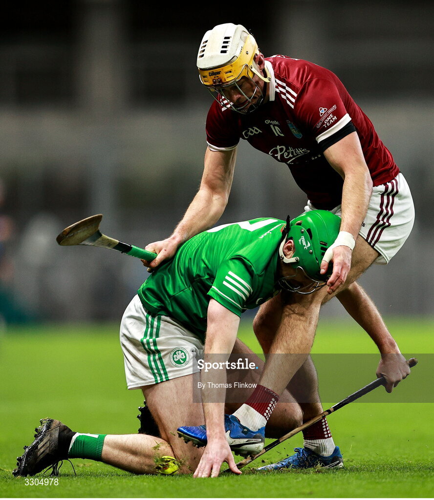 6 December 2025; Joey Holden of Shamrocks Ballyhale in action against Barry O’Connor of St Martin’s during the AIB Leinster GAA Hurling Senior Club Championship final match between St Martin's of Wexford and Shamrocks Ballyhale of Kilkenny at Croke Park in Dublin. Photo by Thomas Flinkow/Sportsfile