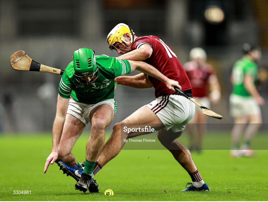 6 December 2025; Joey Holden of Shamrocks Ballyhale in action against Barry O’Connor of St Martin’s during the AIB Leinster GAA Hurling Senior Club Championship final match between St Martin's of Wexford and Shamrocks Ballyhale of Kilkenny at Croke Park in Dublin. Photo by Thomas Flinkow/Sportsfile