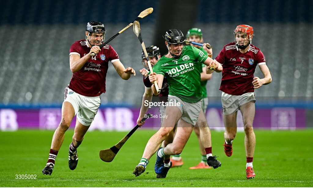6 December 2025; Darragh Corcoran of Shamrocks Ballyhale in action against St Martin's players, from left, Jack O’Connor, David Codd and Diarmuid O Leary during the AIB Leinster GAA Hurling Senior Club Championship final match between St Martin's of Wexford and Shamrocks Ballyhale of Kilkenny at Croke Park in Dublin. Photo by Seb Daly/Sportsfile
