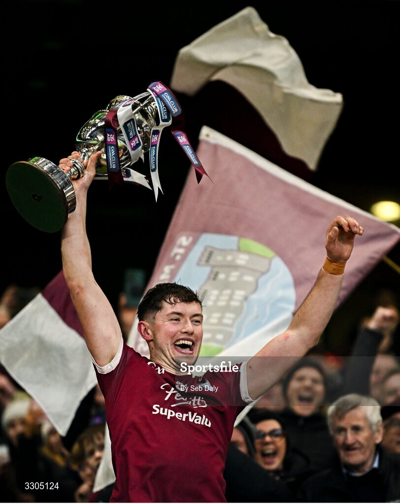 6 December 2025; St Martin's captain Conor Firman lifts the O'Neill Cup after his side's victory in the AIB Leinster GAA Hurling Senior Club Championship final match between St Martin's of Wexford and Shamrocks Ballyhale of Kilkenny at Croke Park in Dublin. Photo by Seb Daly/Sportsfile
