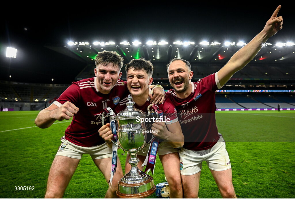 6 December 2025; St Martin's players, from left, Darren Codd, Michael Codd and Michael Coleman celebrate with the O'Neill Cup after their side's victory in the AIB Leinster GAA Hurling Senior Club Championship final match between St Martin's of Wexford and Shamrocks Ballyhale of Kilkenny at Croke Park in Dublin. Photo by Seb Daly/Sportsfile