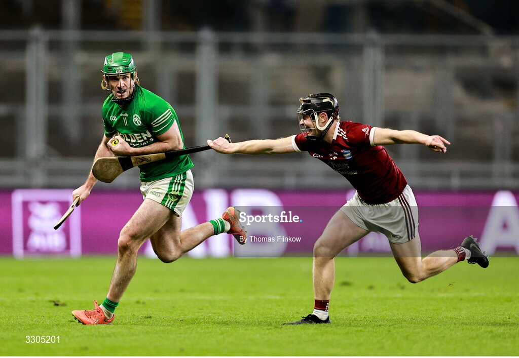 6 December 2025; Eoin Cody of Shamrocks Ballyhale in action against David Codd of St Martin’s during the AIB Leinster GAA Hurling Senior Club Championship final match between St Martin's of Wexford and Shamrocks Ballyhale of Kilkenny at Croke Park in Dublin. Photo by Thomas Flinkow/Sportsfile