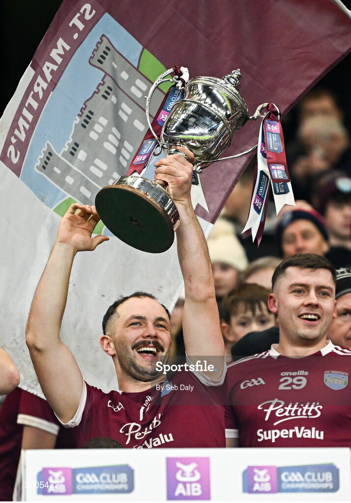 6 December 2025; Michael Coleman of St Martin’s lifts the O'Neill Cup after his side's victory in the AIB Leinster GAA Hurling Senior Club Championship final match between St Martin's of Wexford and Shamrocks Ballyhale of Kilkenny at Croke Park in Dublin. Photo by Seb Daly/Sportsfile