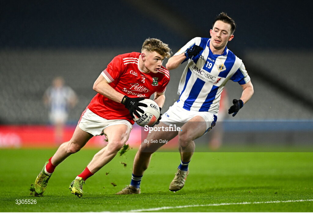 6 December 2025; Ronan Kelly of Athy in action against Ryan Baynes of Ballyboden St Enda’s during the AIB Leinster GAA Football Senior Club Championship final match between Athy of Kildare and Ballyboden St Enda's of Dublin at Croke Park in Dublin. Photo by Seb Daly/Sportsfile
