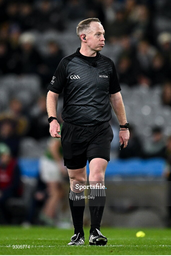 6 December 2025; Referee Chris Mooney during the AIB Leinster GAA Hurling Senior Club Championship final match between St Martin's of Wexford and Shamrocks Ballyhale of Kilkenny at Croke Park in Dublin. Photo by Seb Daly/Sportsfile