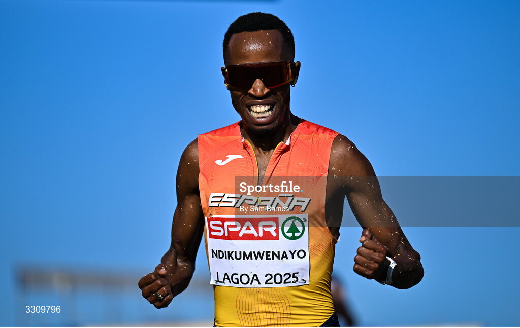 14 December 2025; Thierry Ndikumwenayo of Spain celebrates winning the senior men's race at the 2025 SPAR European Cross Country Championships in Lagoa, Portugal. Photo by Sam Barnes/Sportsfile